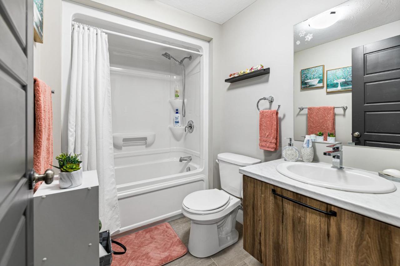 One Bedroom Apartment Moncton North ! Exteriör bild