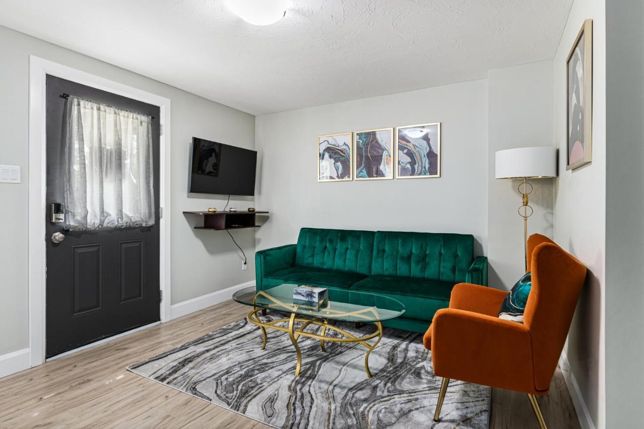 One Bedroom Apartment Moncton North ! Exteriör bild